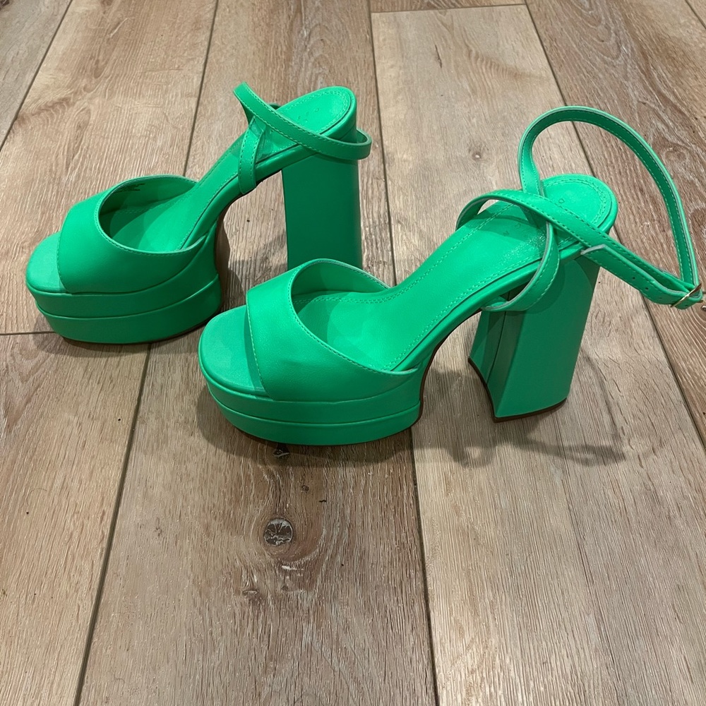 Green Open Toed Chunky Heel Platform Sandals Neve… - image 8
